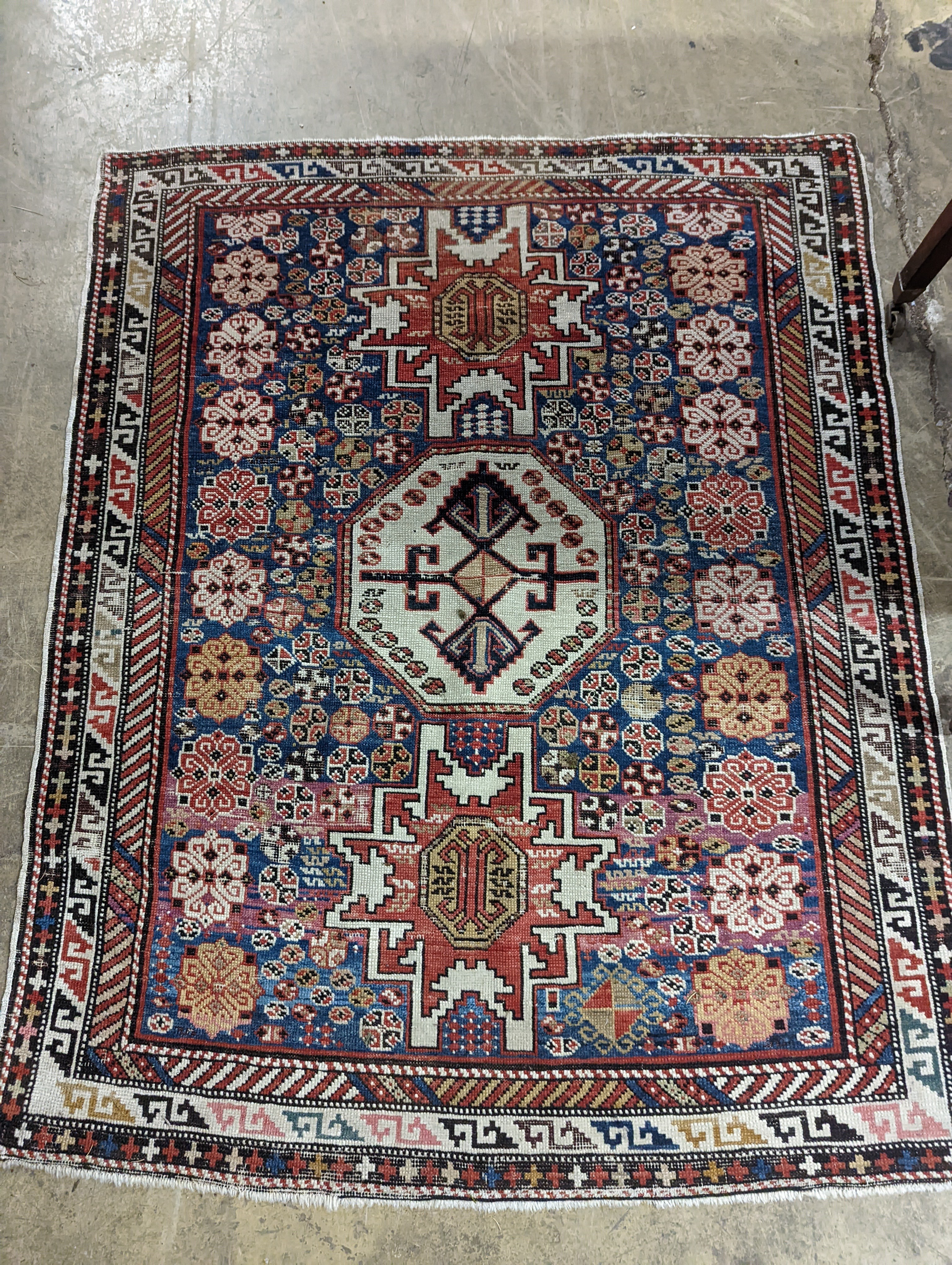 A Shirvan rug, 126 x 102cm